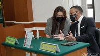 Hingga akhir persidangan sosok Dennis Lyla tak juga nampak. Pool/Palevi S/detikFoto