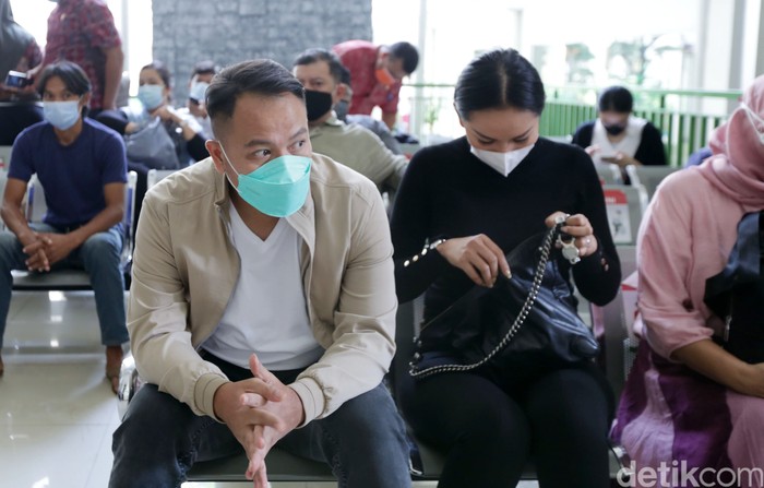 Vicky Prasetyo dan Kalina Oktarani saat ditemui di PN Jakarta Selatan.