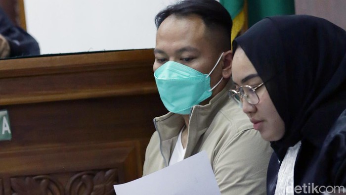 Vicky Prasetyo dan Kalina Oktarani saat ditemui di PN Jakarta Selatan.