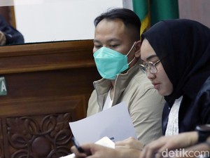 Kasus vs Angel Lelga, Vicky Prasetyo Dituntut 8 Bulan Penjara
