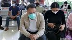 Vicky Prasetyo Didampingi Kalina Oktarani saat Sidang Kasus Angel Lelga