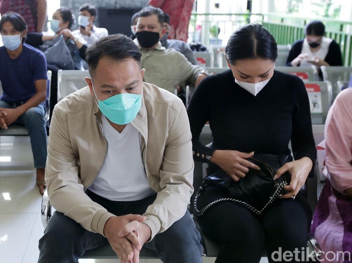 Vicky Prasetyo dan Kalina Oktarani saat ditemui di PN Jakarta Selatan.