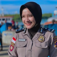 Vany mengungkapkan kisah masa lalunya ketika tampil dengan rambut antimainstream. Kedua orangtuanya berpisah semenjak ia masih duduk di kelas 2 SMP. Dan saat itu, ia tinggal bersama ibu dan kedua adiknya. Semenjak kedua orangtuanya berpisah, Vanny mengaku tak bisa mengontrol diri dengan pergaulan. Foto: Dok.Instagram @tivanyagstn17.