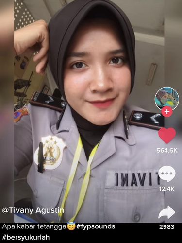 Viral di TikTok kisah wanita yang dulu ditato dan tindik, kini sukses menjadi polwan berhijab