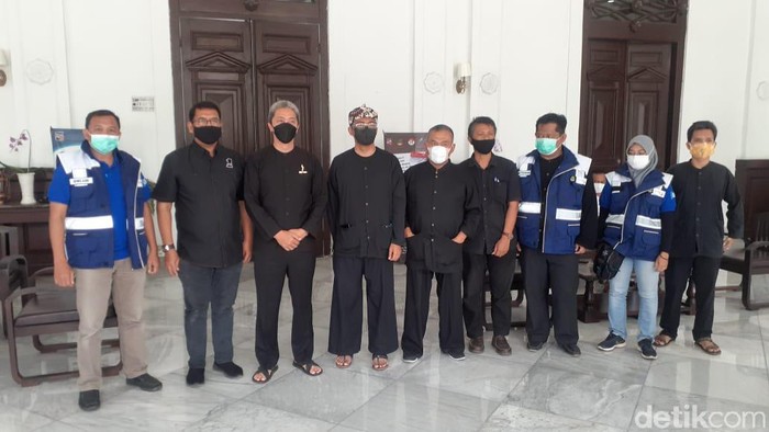 Wakil Wali Kota Bogor Dedie A Rachim dan Kepala Dinas Sumber Daya Air Provinis Jawa Barat Dicky Ahmad Sidik. (Afzal Nur Iman/detikcom),