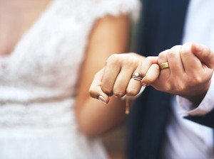 Viral Pasangan Muda Nikah Hanya 2 Minggu Kencan, Pakai Cincin Kawin Rp 42 Ribu