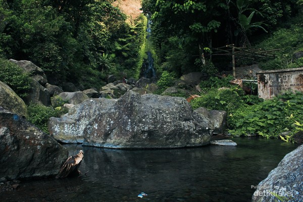 Kolam alami yang berada di aliran Air Terjun Suwono