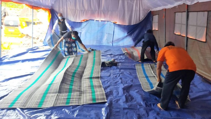 77 Tempat Ibadah Rusak Terdampak Gempa Malang, Khofifah Kirim Tikar hingga Sajadah