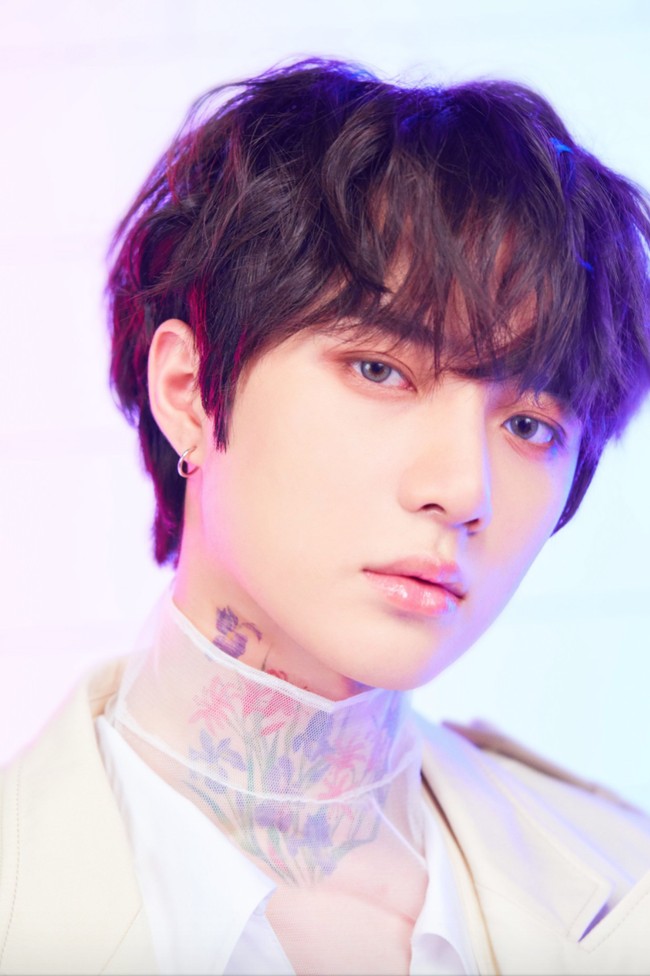 Beomgyu TXT menempati urutan kedelapan visual grup KPop paling ganteng. Dalam grupnya, ia memegang sejumlah posisi mulai dari vokalis, dancer, rapper, hingga center. Visualnya pun diakui para member TXT. Foto: dok. Big Hit Entertainment