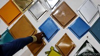 Peluang bisnis membuat kubah masjid ini tidak akan pernah putus karena mayoritas warga merupakan umat muslim.
