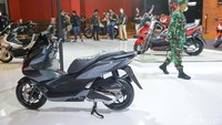 Format stand dibagi dalam beberapa zona. Segmen commuter misalnya, diwakili oleh All New Scoopy, ADV150, sampai All New PCX.