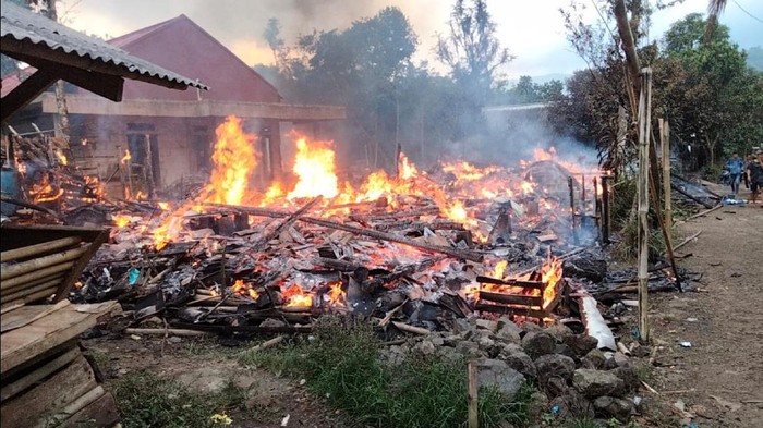 Empat rumah warga di Nyalindung Sukabumi ludes terbakar