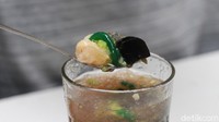Rasanya segar dan paduannya pas di mulut. Apalagi ketika cendol dan tapenya dipadukan. Foto: detikFood / Luthfi Baihaqy