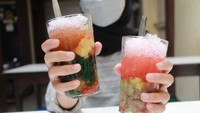Porsinya cukup besar dan pastinya bisa menyegarkan dahaga. Foto: detikFood / Luthfi Baihaqy