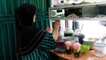 Beragam Es Campur Manis Segar Bisa Dibeli di Warung Legendaris Ini!