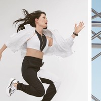 Salah satu memperlihatkan bintang Charlies Angels berpose lompat dengan gaya sporty. Usia senja tampaknya tak menghalangi Lucy Liu untuk tetap aktif. (Foto: Instagram/@womenshealthmag)