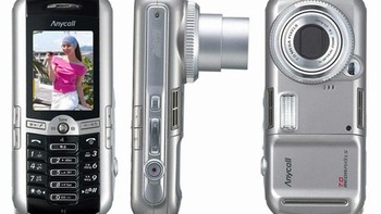 Samsung SCH V770 (2005). Samsung melakukan hal gila dalam perlombaan ponsel berkamera. Pada tahun 2005,perusahaan itu melakukan gebrakan dengan meluncurkan ponsel SCH V770 yang dibekali kamera 7 megapixel, tertinggi pada saat itu. Foto: Samsung