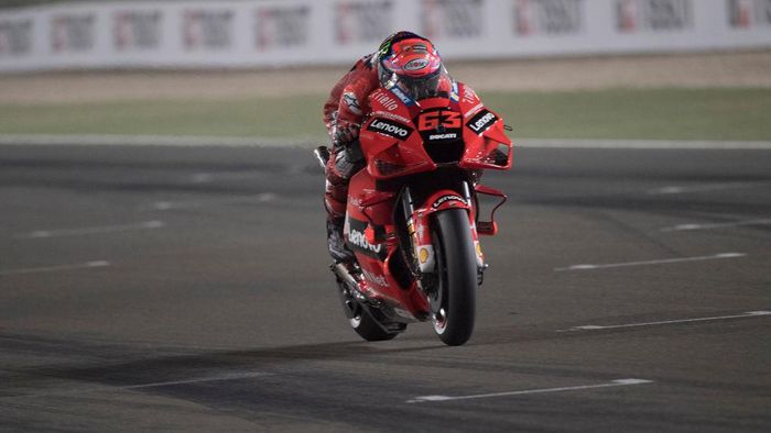 Free Practice II MotoGP Portugal 2021 DOHA, QATAR - APRIL 03: Francesco Bagnaia of Italy and Ducati Lenovo Team heads down a straight during the MotoGP of Qatar - Qualifying at Losail Circuit on April 03, 2021 in Doha, Qatar. (Photo by Mirco Lazzari gp/Getty Images)
