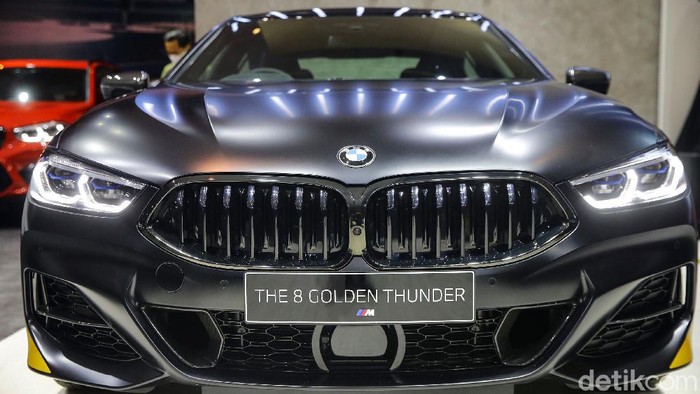 Ajang Indonesia International Motor Show (IIMS) Hybrid 2021 telah dimulai. BMW turut memperkenalkan BMW 840i Gran Coupe Golden Thunder Edition, yang hanya tersedia 1 unit untuk Indonesia.