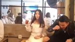 Keseruan Jeff Smith saat Makan Bareng Teman-temannya