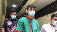 Tidak terlihat menawan seperti di sinetron, Jeff Smith terlihat lusuh dan hanya diam. Foto: Hanif/detikHOT