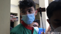 Kini Jeff Smith tengah banyak diperbincangkan karena ia terjerumus dalam lingkaran hitam narkoba. Ia ditangkap di base camps manajemennya kawasan Jagakarsa (15/4/2021). Foto: Instagram @mr.jeffsmith