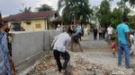 Momen Pagar Tembok yang Tutupi Jalan Pekanbaru Dibongkar