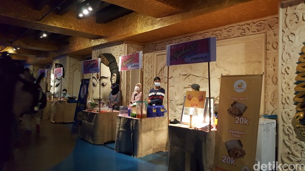 Pada momen Ramadhan ini, Jakarta Aquarium dan Safari (JAQS) menawarkan program seru bernama Ngabuburit Tempo Doeloe. Di sini kamu akan dimanjakan oleh ragam stand jajanan tradisional yang membuatmu bernostalgia. Pada momen Ramadhan ini, Jakarta Aquarium dan Safari (JAQS) menawarkan program seru bernama Ngabuburit Tempo Doeloe. Di sini kamu akan dimanjakan oleh ragam stand jajanan tradisional yang membuatmu bernostalgia.