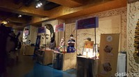 Pada momen Ramadhan ini, Jakarta Aquarium dan Safari (JAQS) menawarkan program seru bernama Ngabuburit Tempo Doeloe. Di sini kamu akan dimanjakan oleh ragam stand jajanan tradisional yang membuatmu bernostalgia.