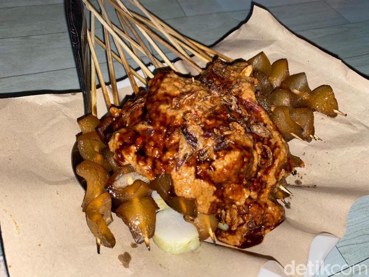 Nikmatnya Sate Kikil dan Sate Tetelan Buatan Mang Udin di Ciputat
