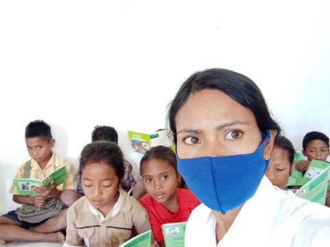 Perjuangan Pustakawati Asal NTT Bangkitkan Semangat Baca Buku ke Anak-anak Selama Pandemi