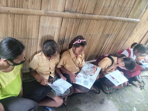 Perjuangan Pustakawati Asal NTT Bangkitkan Semangat Baca Buku ke Anak-anak Selama Pandemi