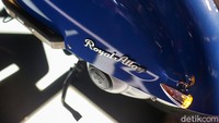 TG 300 juga dilengkapi dengan Advance anti-dive front suspension dan sistem pengereman ABS dari BOSCH, menjadikannya sebuah skuter yang stabil, serta memiliki kemampuan pengereman yang baik.