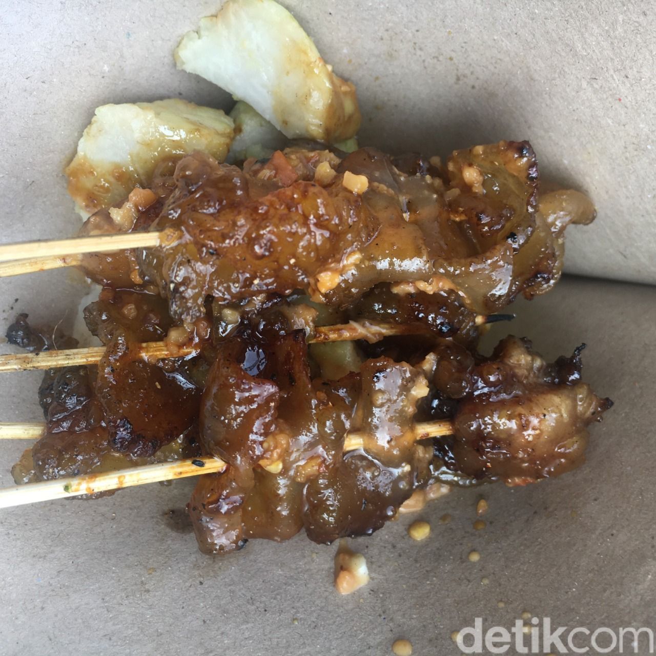 sate kere di pasar bringhajo