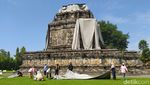 Foto: Selimut Candi Mendut Akhirnya Dibuka