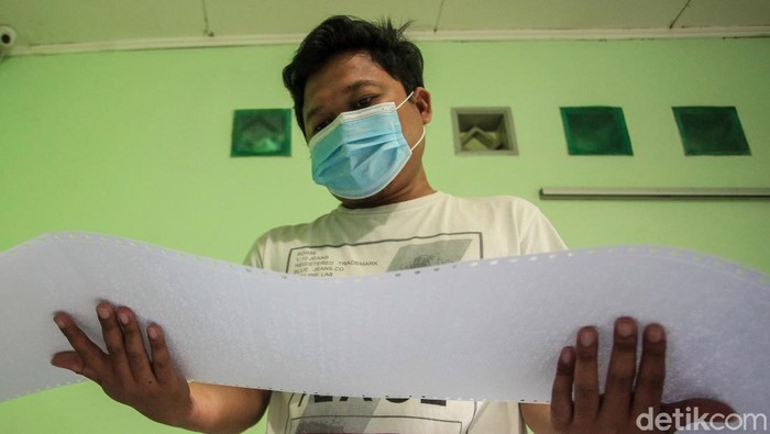 Seperti Ini Proses Percetakan Alquran Huruf Braille Yayasan Tunanetra Raudlatul Makmufin, Serpong, Tangerang Selatan, Banten, memproduksi Alquran huruf braille untuk tunanetra. Seperti apa proses pembuatannya?