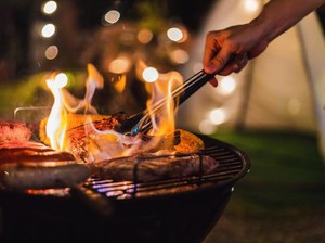 Sedih! Sudah Bawa Panggangan, Wanita Ini Tak Diundang Pesta BBQ