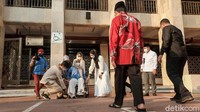 Terdapat tempat parkir khusus kaum disabilitas di Masjid Istiqlal. Di sini, masih perlu sedikit penataan supaya memudahkan mobilisasi kelompok disabilitas.