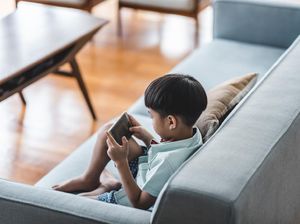 Tips Agar Anak Tak Kecanduan Gadget Menurut Pakar, Simpel dan Efektif