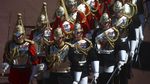Artileri Pasukan Berkuda Tiba di Kastil Windsor