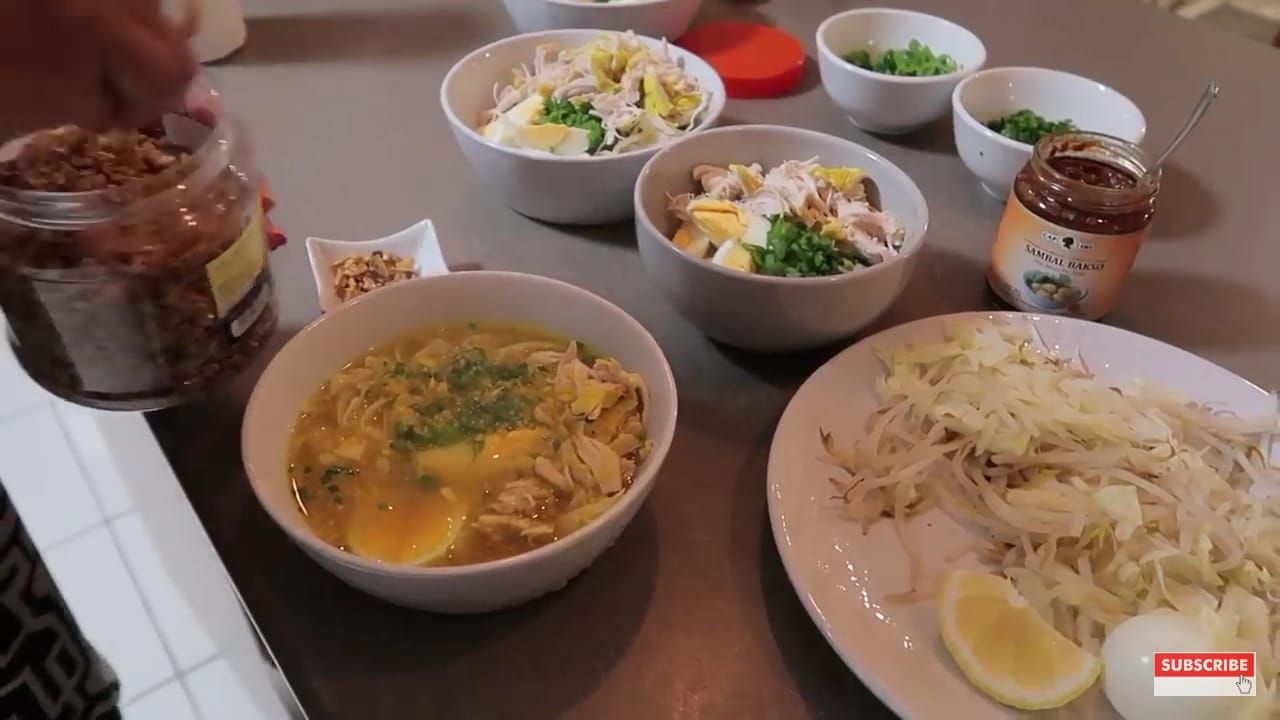 Intip Serunya Keluarga di Australia Buka Puasa Pakai Soto Kudus