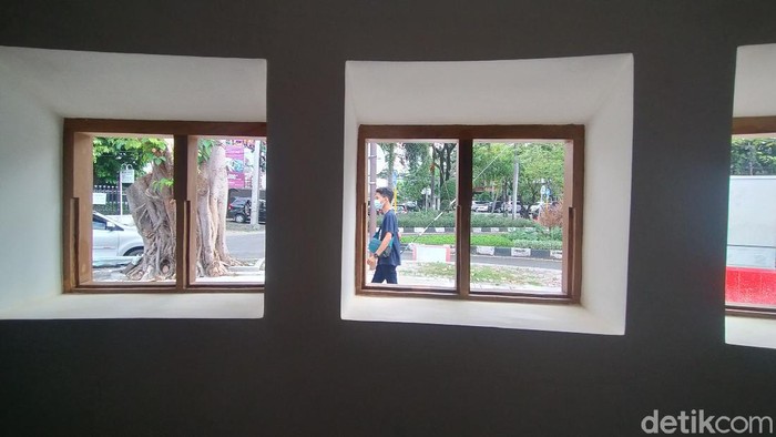 Pemkot Surabaya melakukan restorasi bungker Tegalsari. Bangunan itu akan dijadikan public space dan juga sentra PKL di sekitarnya.