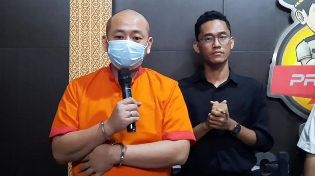 Jason Tjakrawinata alias JT (38)