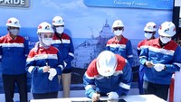 Setelah tiba di Indonesia, kapal tersebut siap menunjang penyaluran pasokan energi nasional. Kesiapan ini ditandai dengan peresmian oleh Menteri BUMN, Erick Thohir di atas kapal ketika bersandar di Teluk Semangka Kota Agung, Kabupaten Tanggamus, Lampung.Foto: Dok. Pertamina