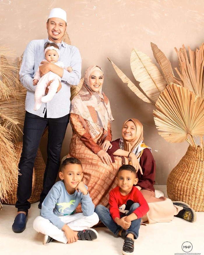 kartika putri kartika putri