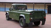 Land Rover Defender 130 Gun ini dimodifikasi oleh Pangeran Philip.