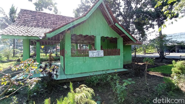 Makam Mbah Bungkus, ulama di Pangandaran