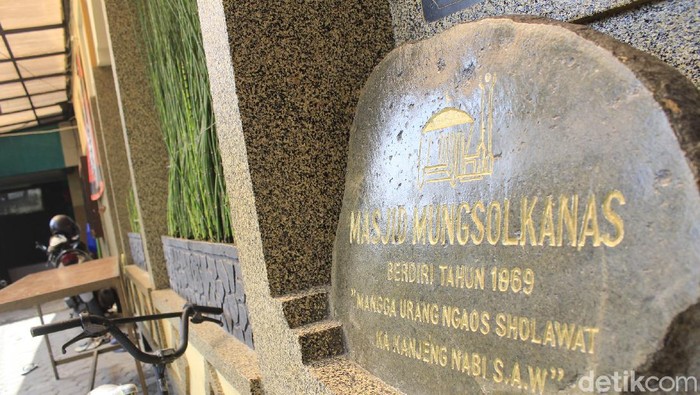 Masjid Mungsolkanas, masjid tertua di Bandung