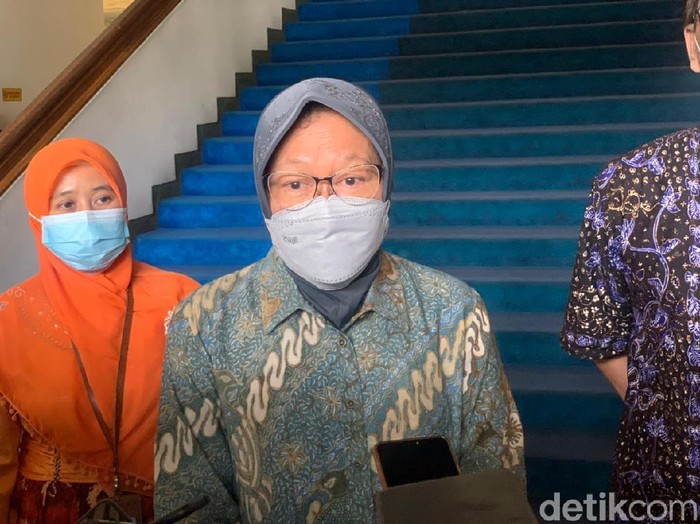 Wakil Ketua MPR RI Hidayat Nur Wahid (HNW) mengkritik kebijakan Menteri Sosial (Mensos) Tri Rismaharini. Kritik tersebut terkait penghentian bantuan sosial tunai (BTS).