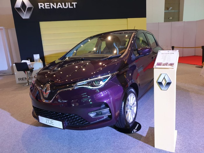 Mobil listrik Renault Zoe diperkenalkan di arena IIMS 2021